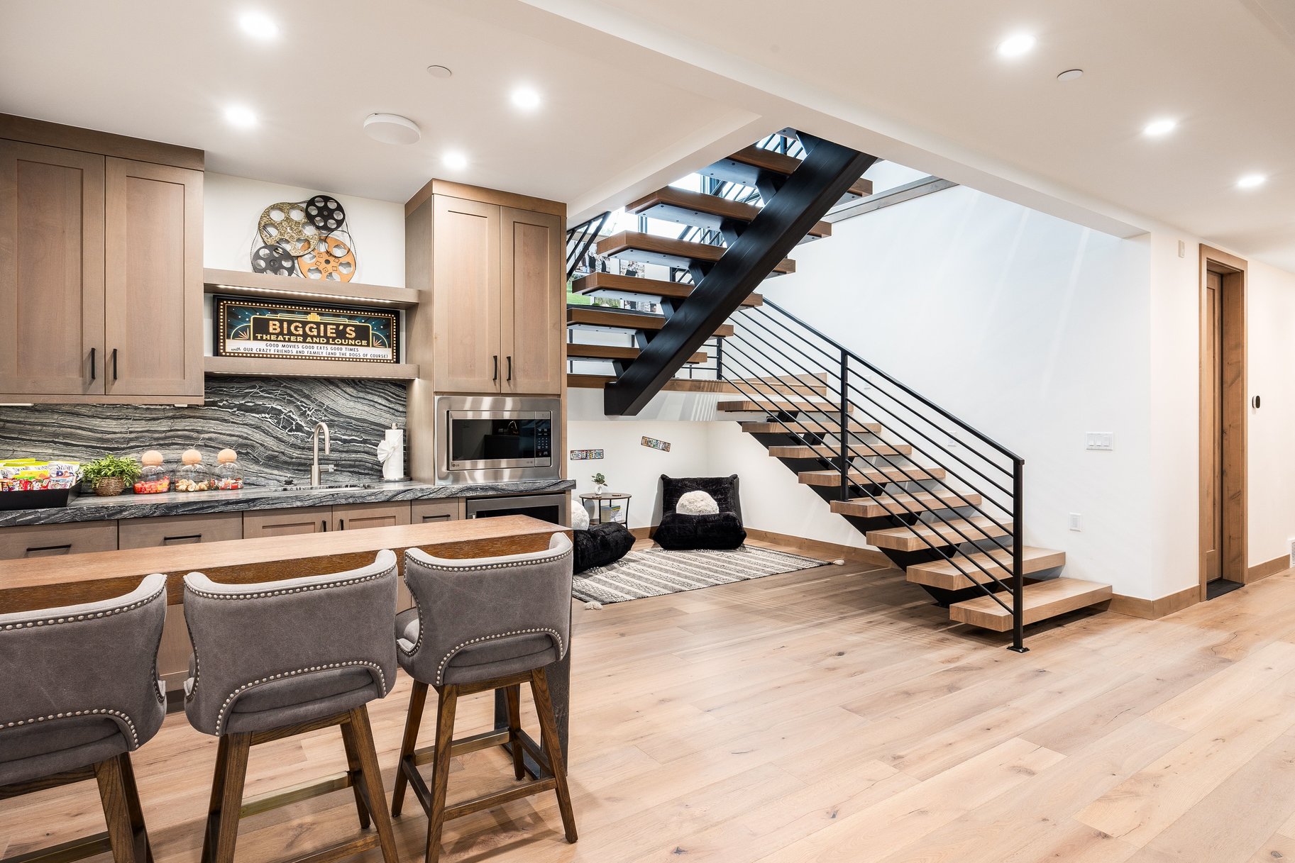  New Mountain Contemporary Home on Rare Double Lot with Timp Views - 物件實景