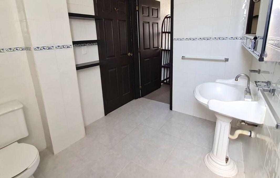 Bosque de Bolonia, Naucalpan de Juárez, Estado de México, 53296, Mexico, 5 Bedrooms Bedrooms, ,5 BathroomsBathrooms,Residential,For Sale,Bosque de Bolonia,1441617