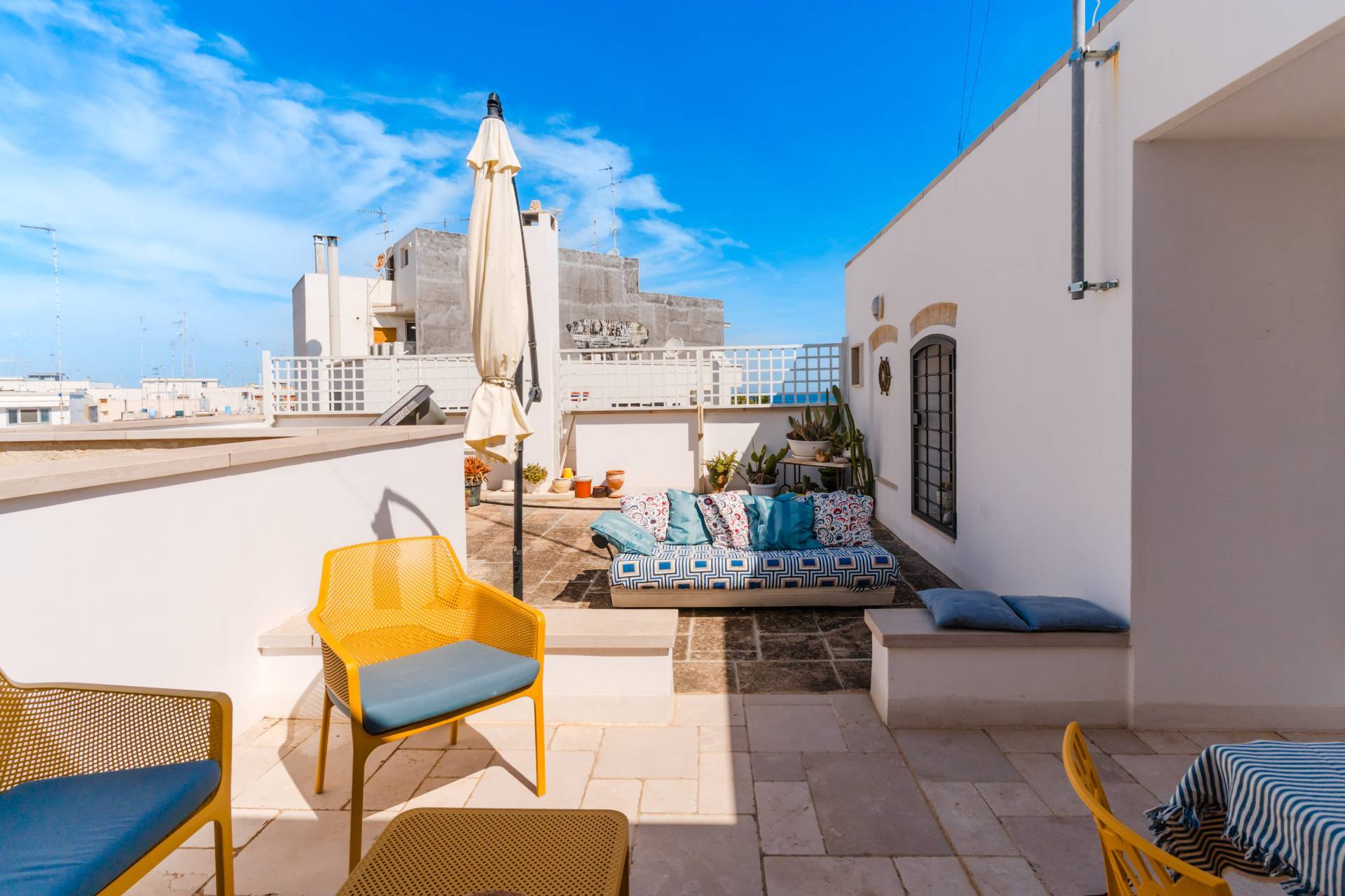Mola di Bari, Bari, 70042, IT, 4 Bedrooms Bedrooms, ,5 BathroomsBathrooms,Residential,For Sale,1847182