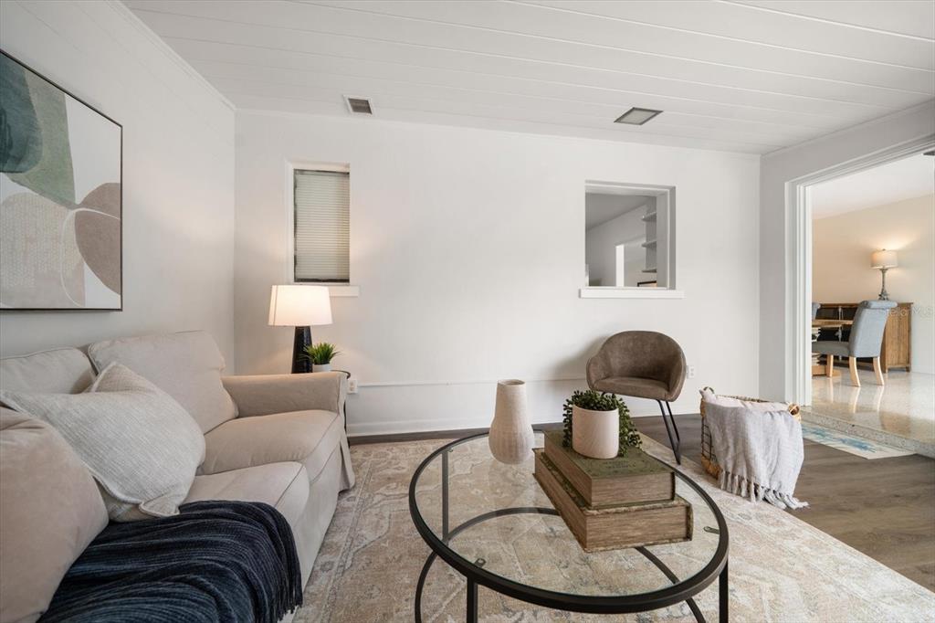 Belleair, Florida, 33756, United States, 2 Bedrooms Bedrooms, ,2 BathroomsBathrooms,Residential,For Sale,1988063