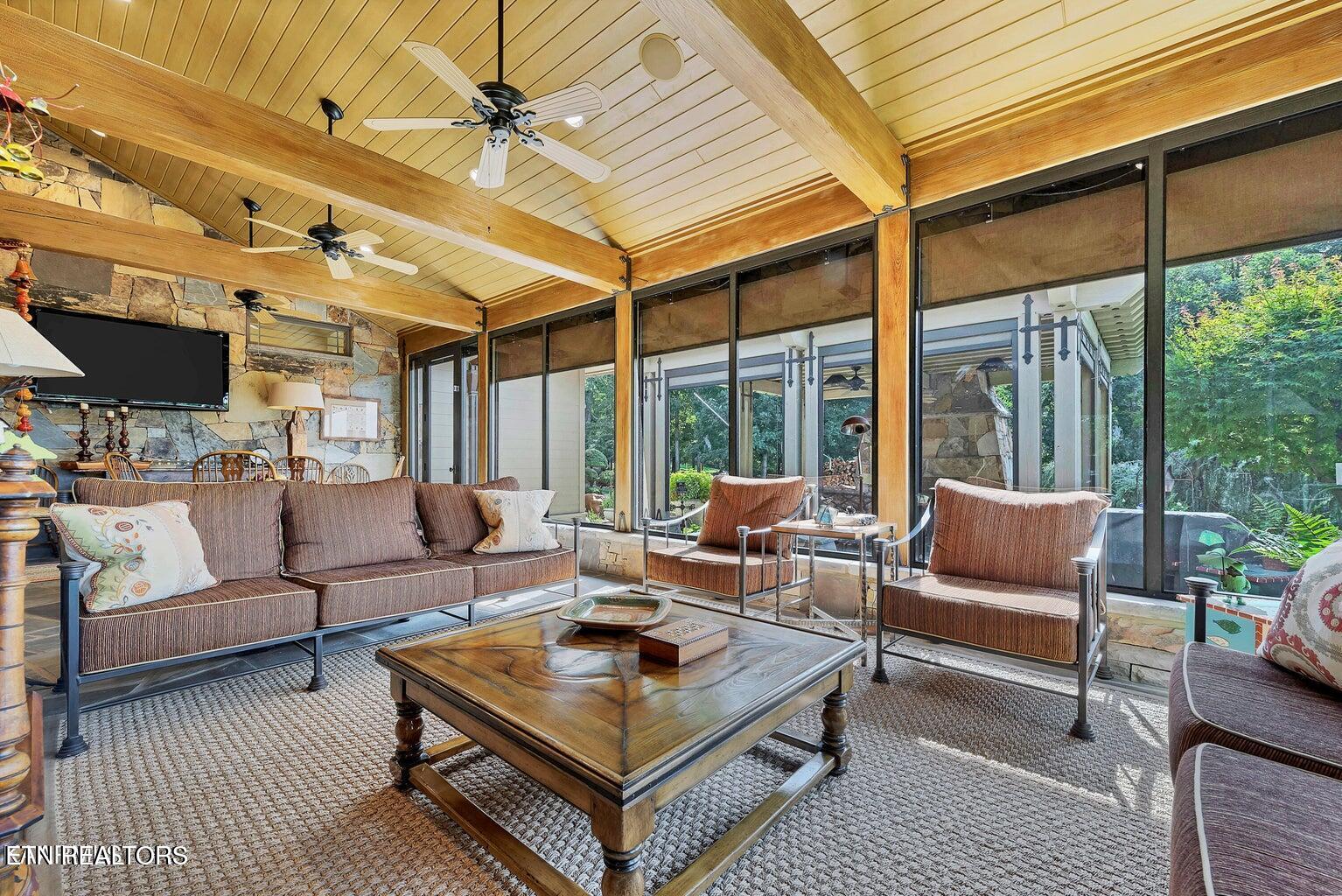 Louisville, Tennessee, 37777, United States, 3 Bedrooms Bedrooms, ,4 BathroomsBathrooms,Residential,For Sale,1995575