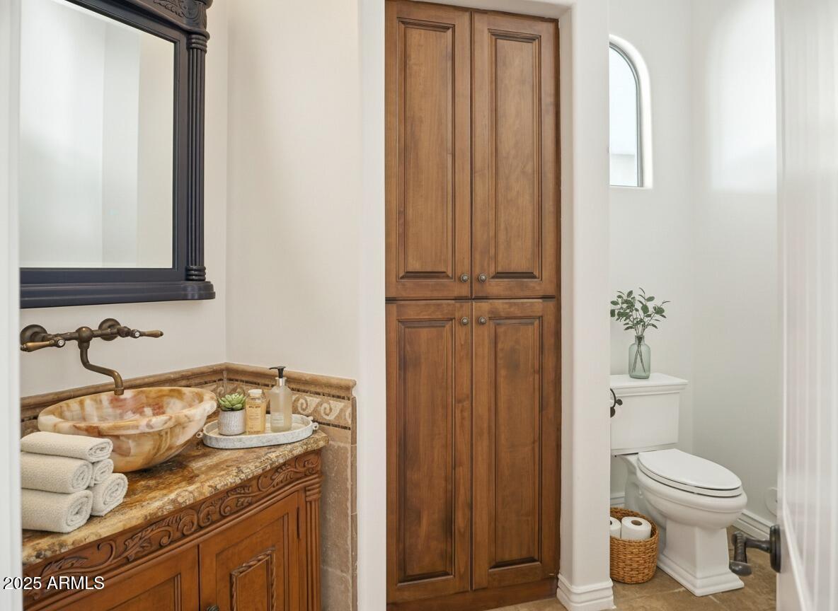 Chandler, Arizona, 85249, United States, 7 Bedrooms Bedrooms, ,8 BathroomsBathrooms,Residential,For Sale,1986072