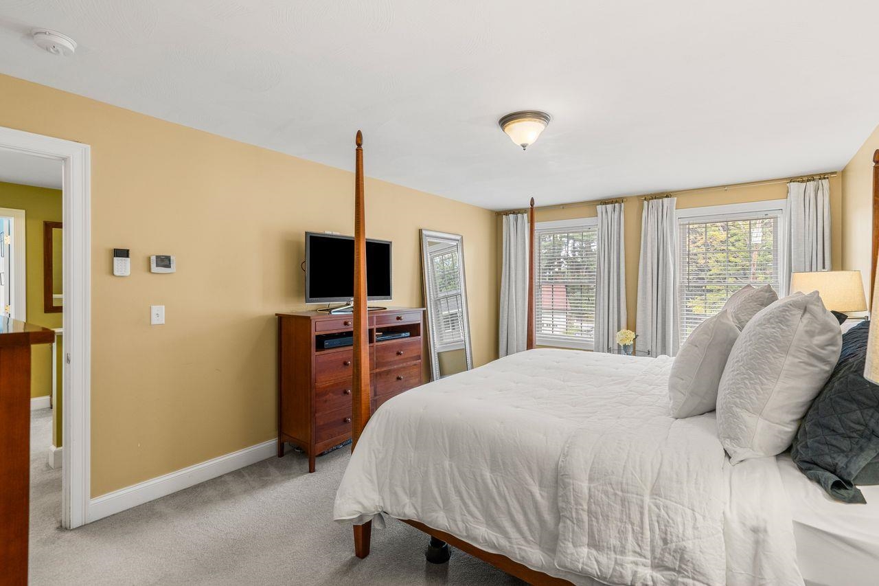 Manchester, New Hampshire, 03104, United States, 4 Bedrooms Bedrooms, ,3 BathroomsBathrooms,Residential,For Sale,1934324