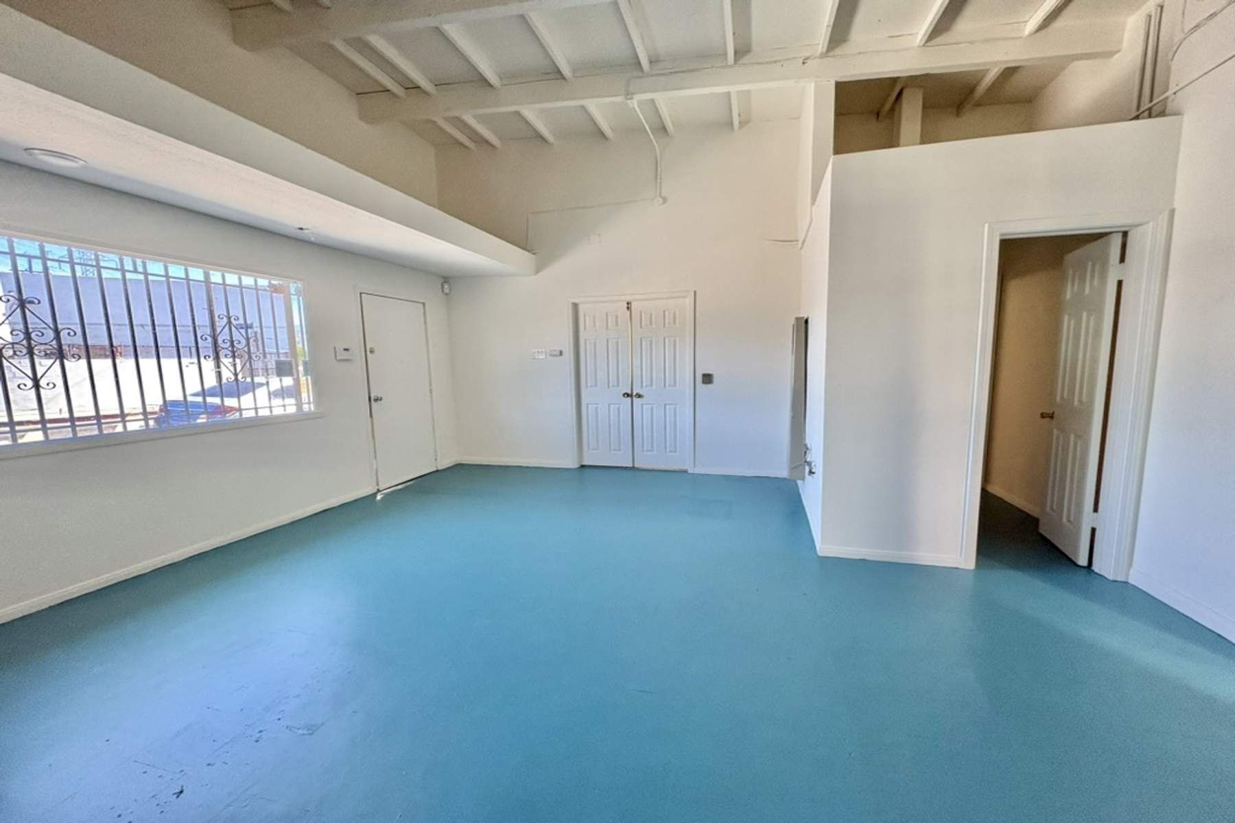  6041 Cleon Avenue - 物件實景