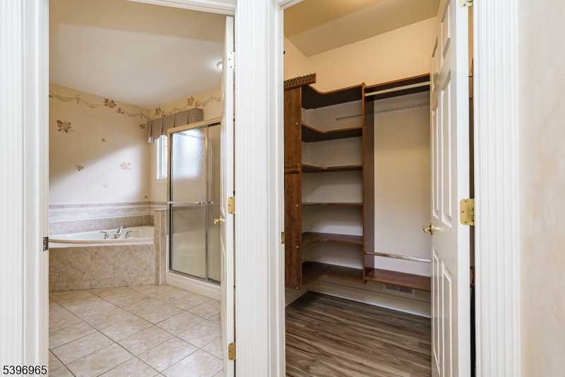 Franklin Twp., New Jersey, 08873, United States, 2 Bedrooms Bedrooms, ,3 BathroomsBathrooms,Residential,For Sale,1992917