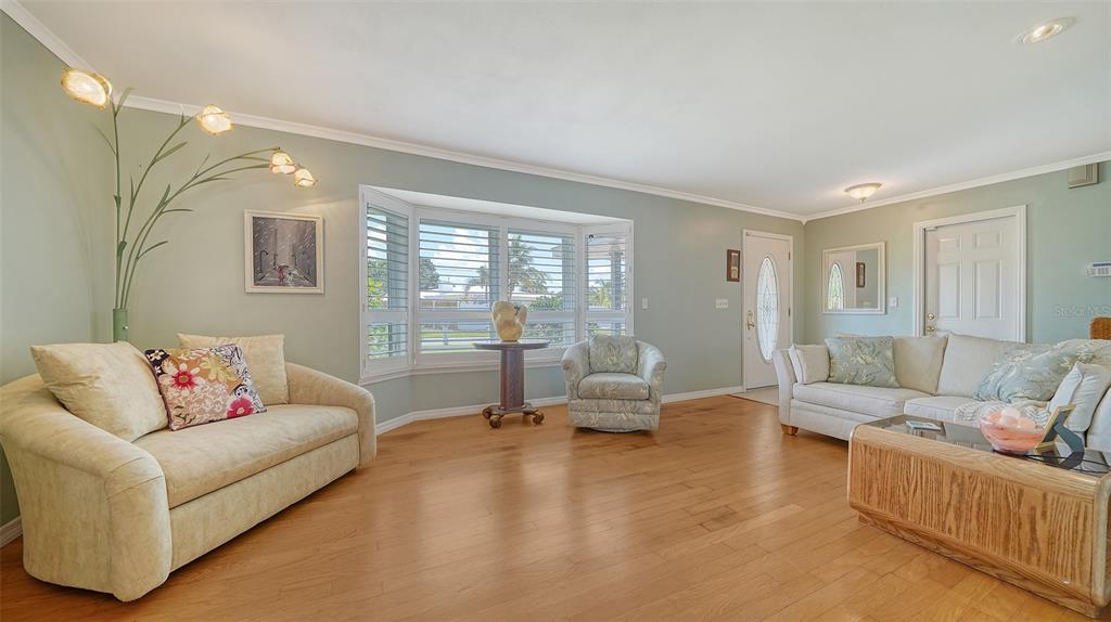 Sarasota, Florida, 34231, United States, 3 Bedrooms Bedrooms, ,2 BathroomsBathrooms,Residential,For Sale,1883466