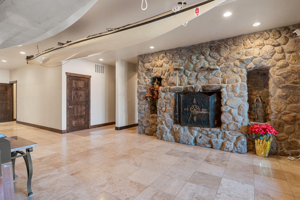 New Harmony, Utah, 84757, United States, 5 Bedrooms Bedrooms, ,6 BathroomsBathrooms,Residential,For Sale,2000791