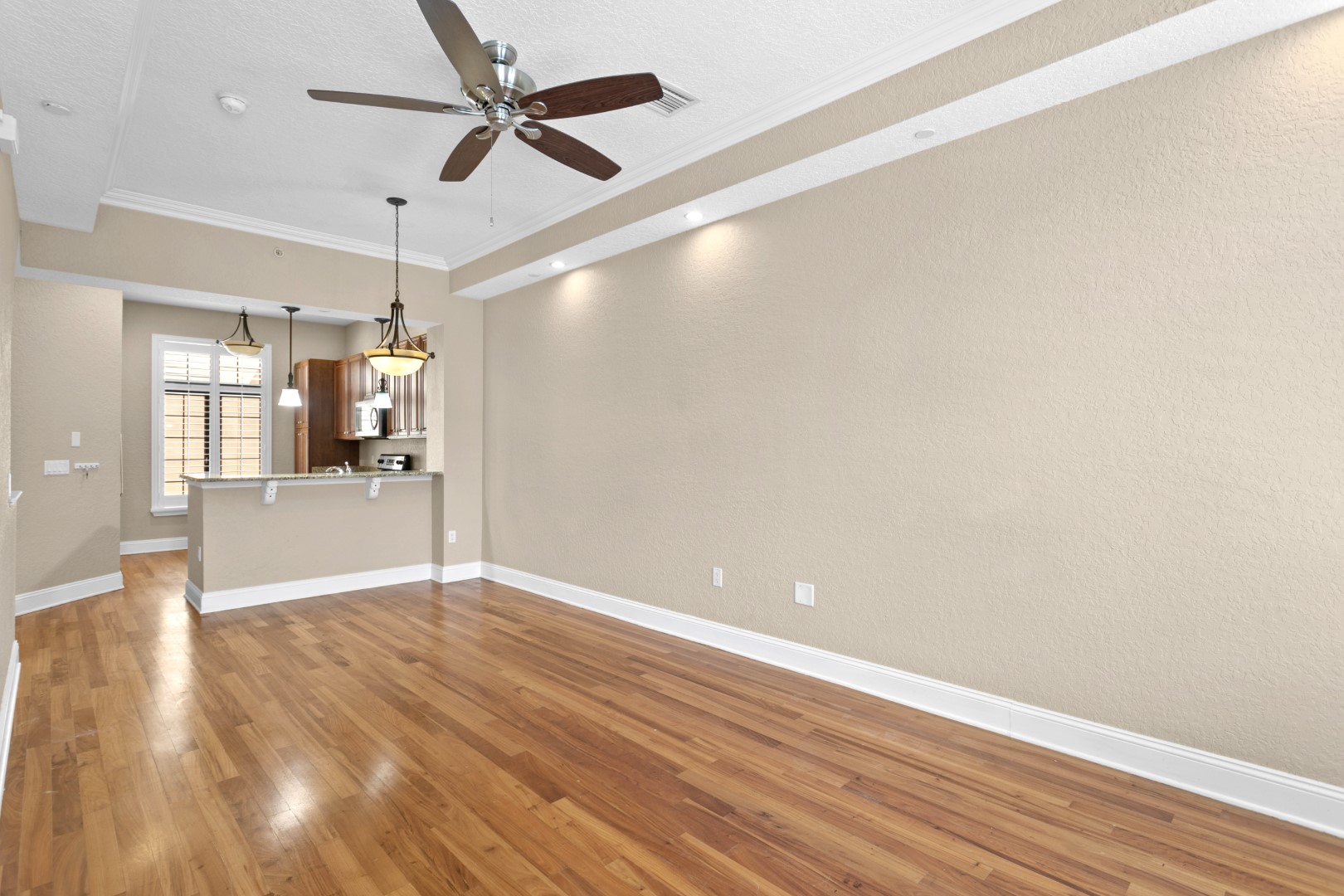 Tampa, Florida, 33606, United States, 3 Bedrooms Bedrooms, ,3 BathroomsBathrooms,Residential,For Sale,2012013