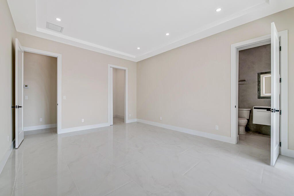 Palm Springs, Florida, 33461, United States, 4 Bedrooms Bedrooms, ,5 BathroomsBathrooms,Residential,For Sale,1835597