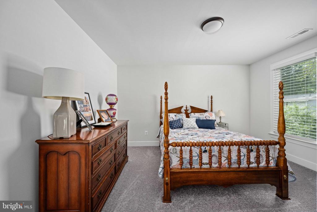 Colonial Beach, Virginia, 22443, United States, 4 Bedrooms Bedrooms, ,3 BathroomsBathrooms,Residential,For Sale,1917593