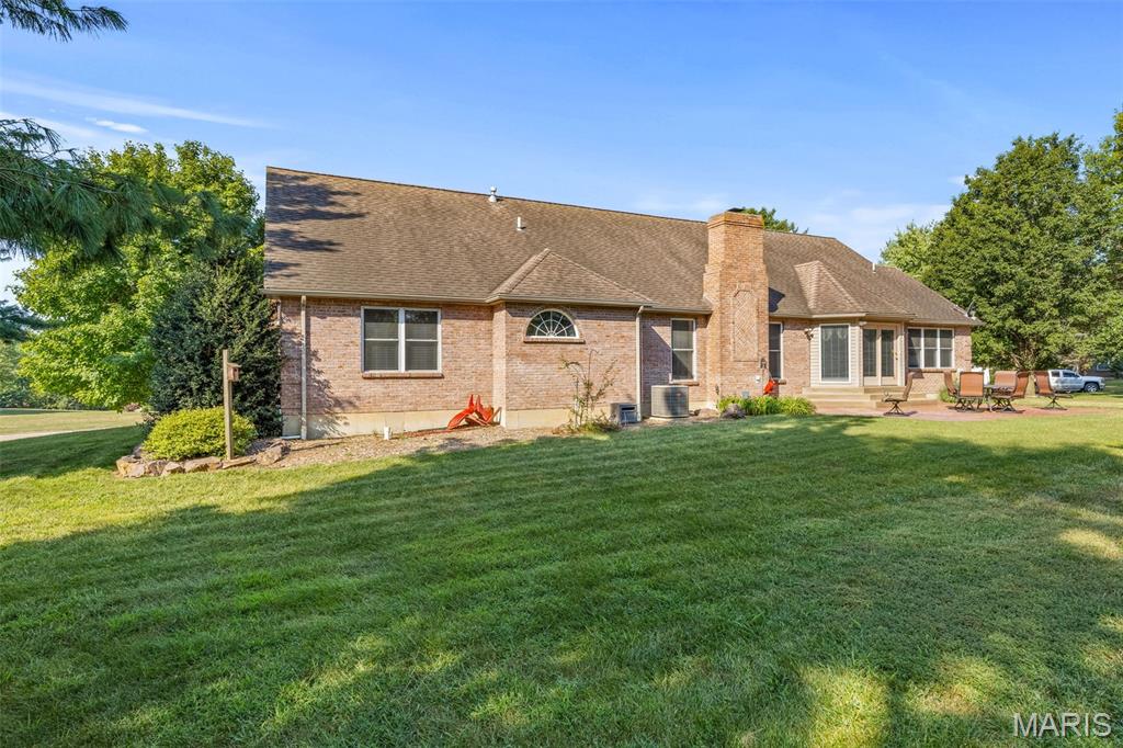 Farmington, Missouri, 63640, United States, 3 Bedrooms Bedrooms, ,3 BathroomsBathrooms,Residential,For Sale,1942281