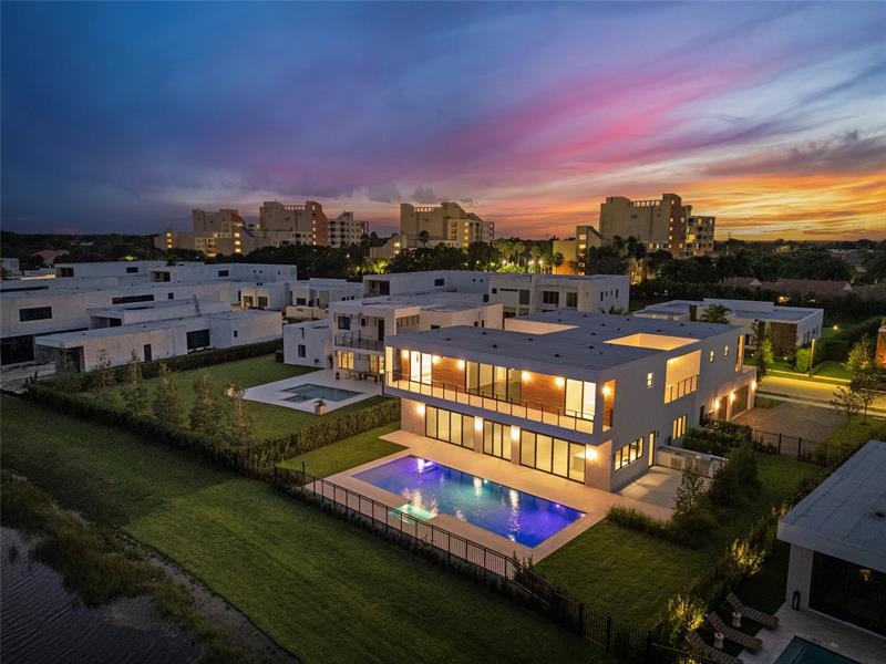 Weston, Florida, 33326, United States, 5 Bedrooms Bedrooms, ,10 BathroomsBathrooms,Residential,For Sale,1925286