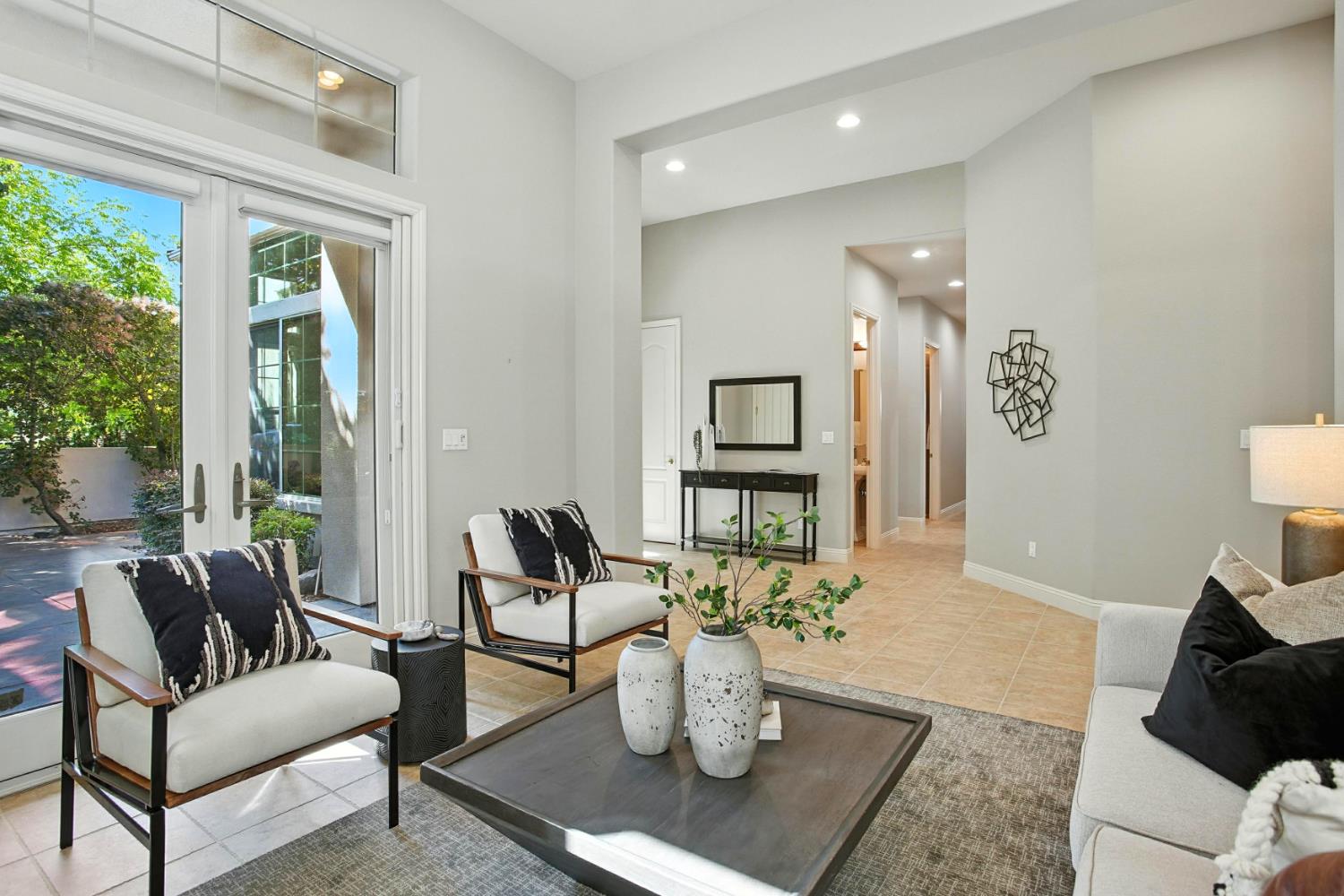 Roseville, California, 95661, United States, 4 Bedrooms Bedrooms, ,3 BathroomsBathrooms,Residential,For Sale,1934690