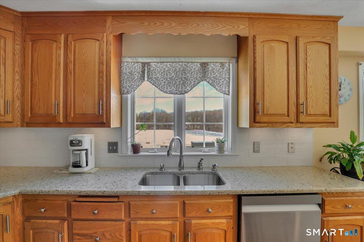 Southington, Connecticut, 06489, United States, 4 Bedrooms Bedrooms, ,4 BathroomsBathrooms,Residential,For Sale,2009677