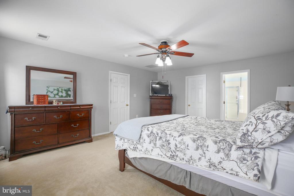 Fredericksburg, Virginia, 22406, United States, 4 Bedrooms Bedrooms, ,3 BathroomsBathrooms,Residential,For Sale,1934657