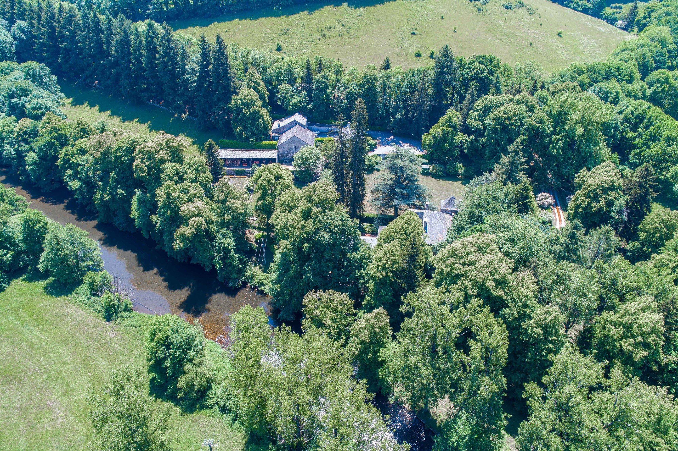  55 hectares, castel and 3 houses - 物件實景