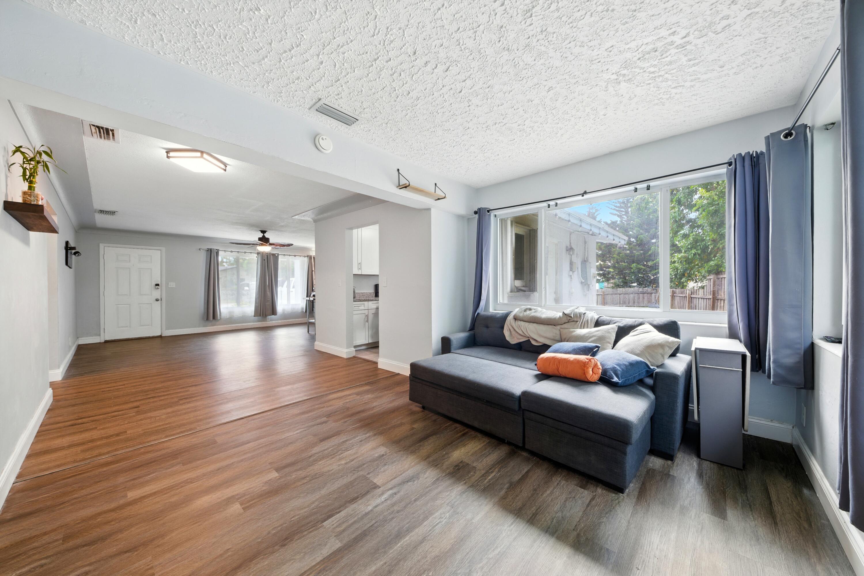 Boynton Beach, Florida, 33435, United States, 2 Bedrooms Bedrooms, ,2 BathroomsBathrooms,Residential,For Sale,1932647