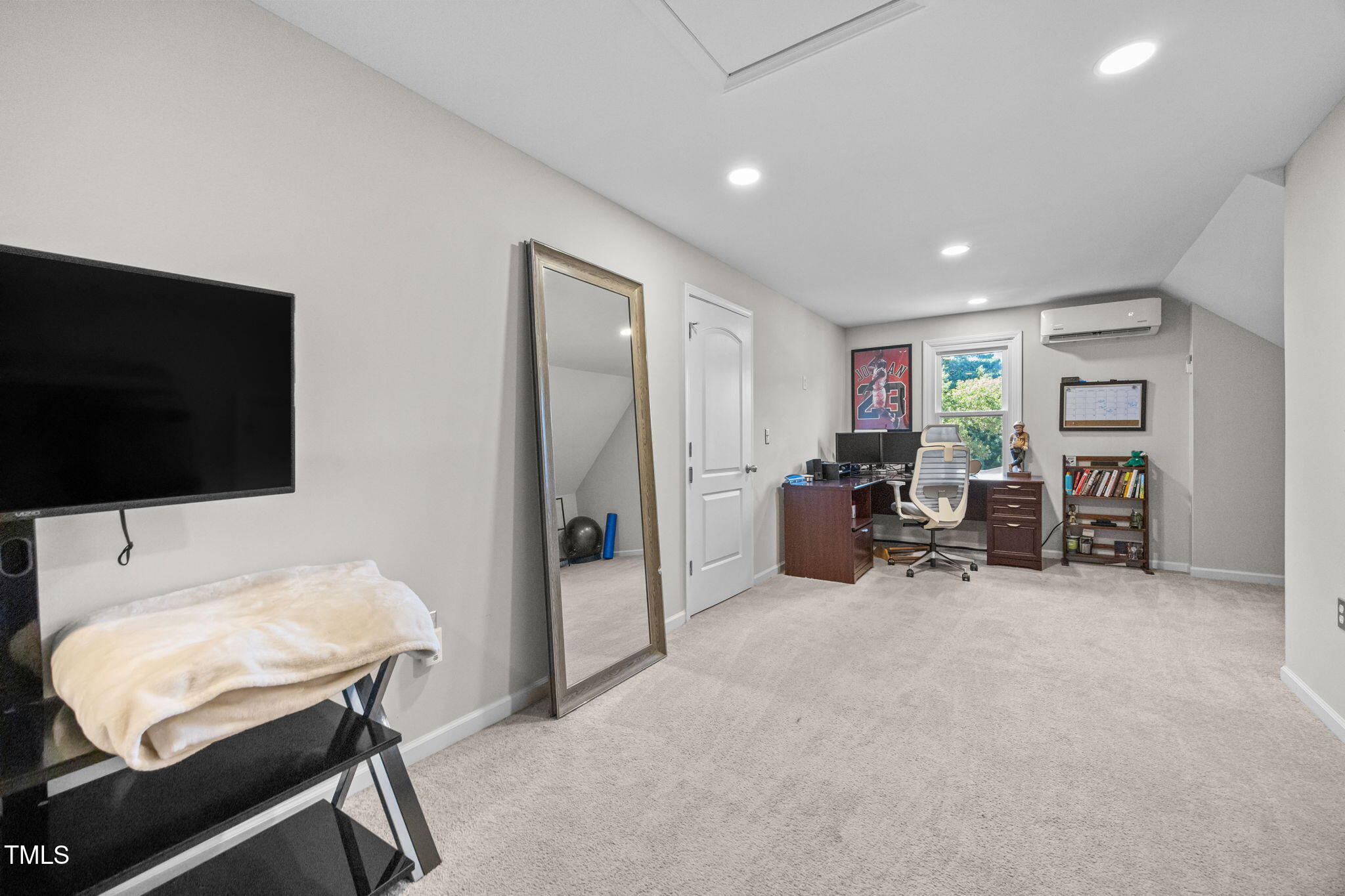 Raleigh, North Carolina, 27612, United States, 3 Bedrooms Bedrooms, ,3 BathroomsBathrooms,Residential,For Sale,1942260