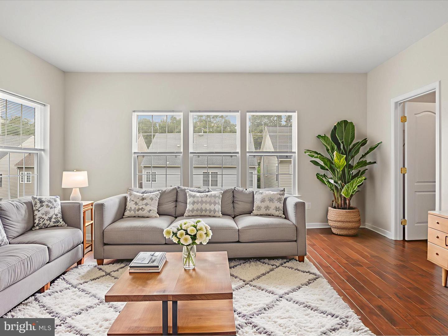 Alexandria, Virginia, 22306, United States, 3 Bedrooms Bedrooms, ,4 BathroomsBathrooms,Residential,For Sale,1989566