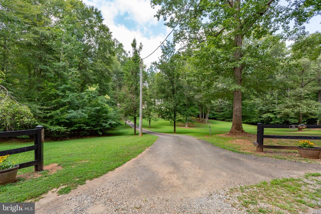 Fredericksburg, Virginia, 22406, United States, 4 Bedrooms Bedrooms, ,3 BathroomsBathrooms,Residential,For Sale,1914060
