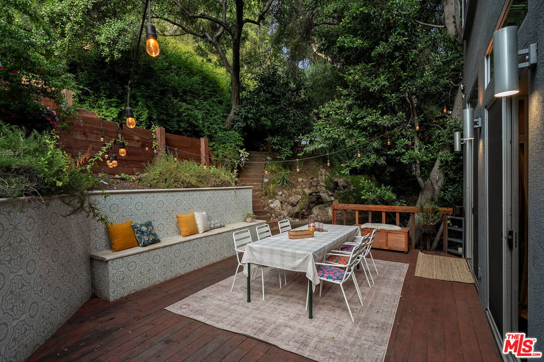 Los Angeles, California, 90046, United States, 3 Bedrooms Bedrooms, ,2 BathroomsBathrooms,Residential,For Sale,1910826