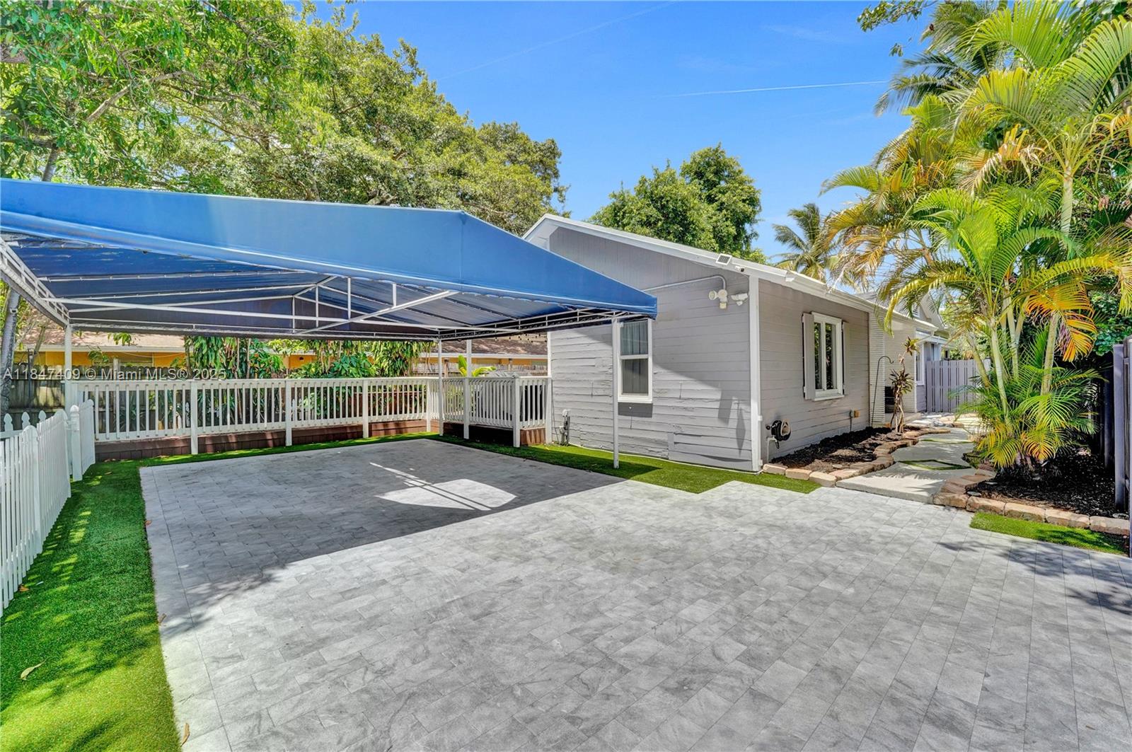 Fort Lauderdale, Florida, 33304, United States, 3 Bedrooms Bedrooms, ,2 BathroomsBathrooms,Residential,For Sale,1901342