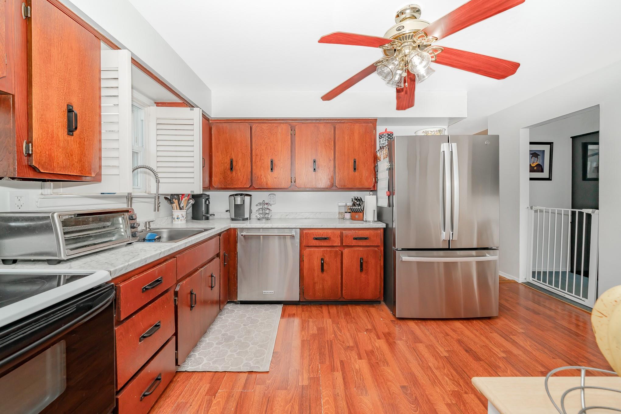 Franklin Square, New York, 11010, United States, 5 Bedrooms Bedrooms, ,2 BathroomsBathrooms,Residential,For Sale,1974579