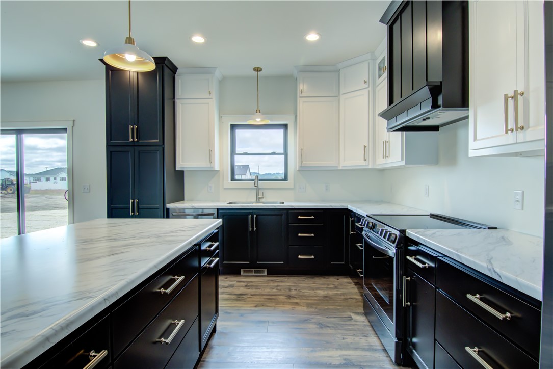 Chippewa Falls, Wisconsin, 54729, United States, 5 Bedrooms Bedrooms, ,3 BathroomsBathrooms,Residential,For Sale,1979363