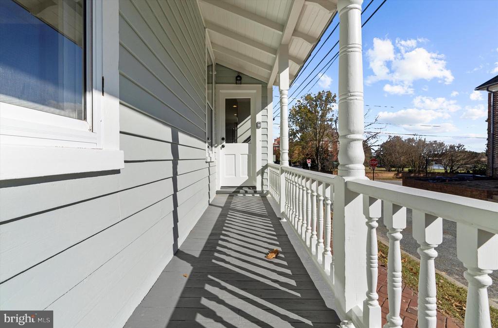 Chestertown, Maryland, 21620, United States, 5 Bedrooms Bedrooms, ,5 BathroomsBathrooms,Residential,For Sale,1988970