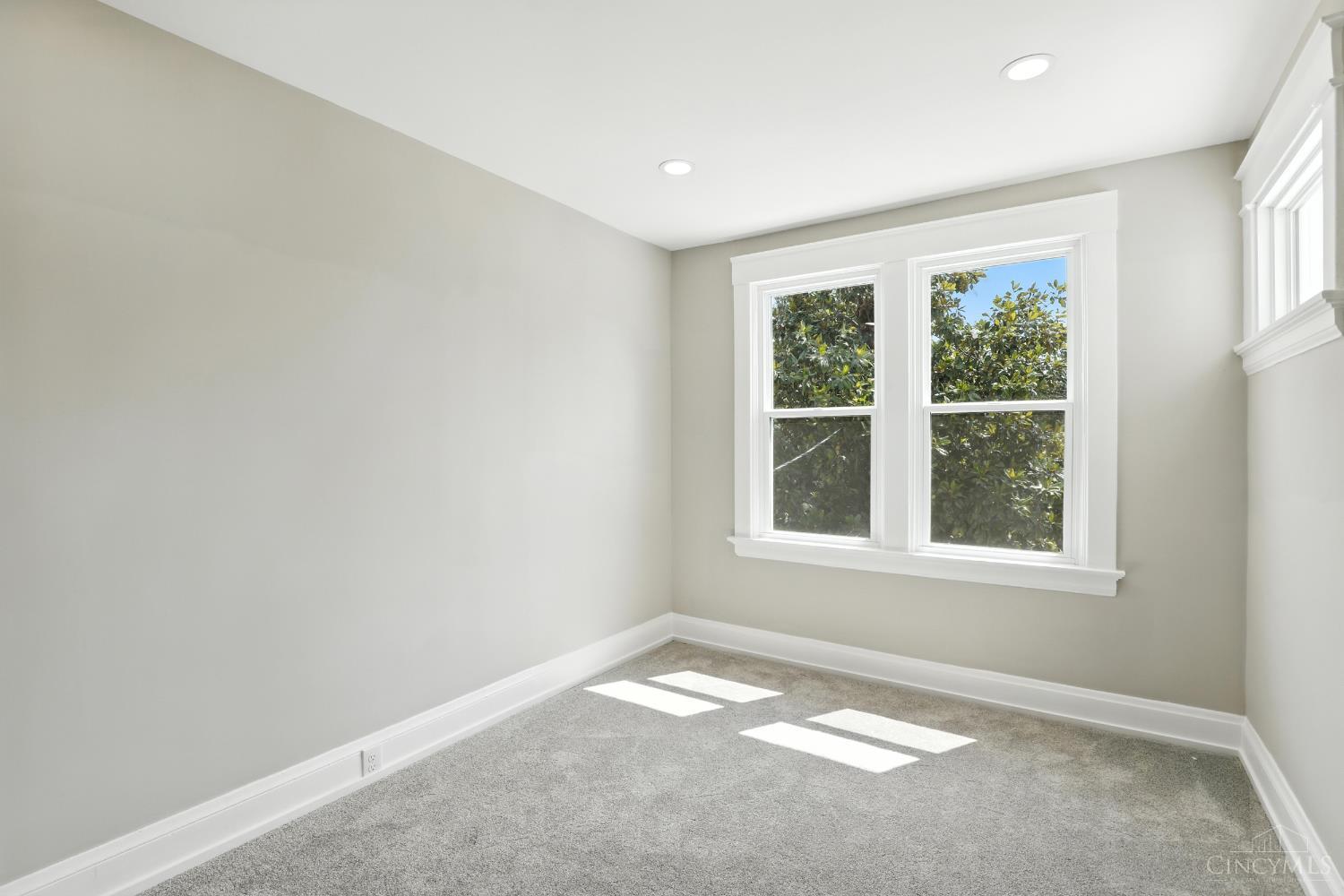 Cincinnati, Ohio, 45209, United States, 3 Bedrooms Bedrooms, ,3 BathroomsBathrooms,Residential,For Sale,1908402