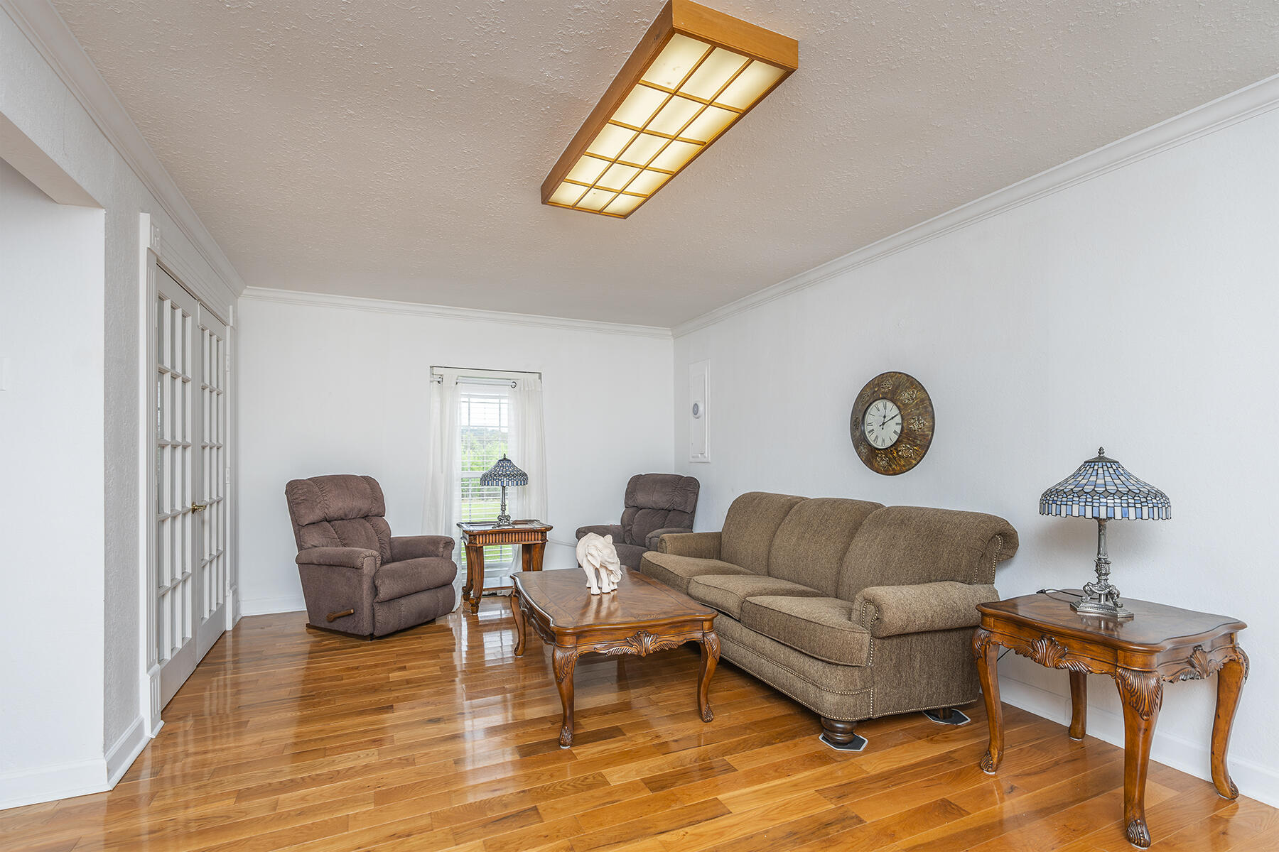 Jeffersonville, Kentucky, 40337, United States, 5 Bedrooms Bedrooms, ,4 BathroomsBathrooms,Residential,For Sale,1989610