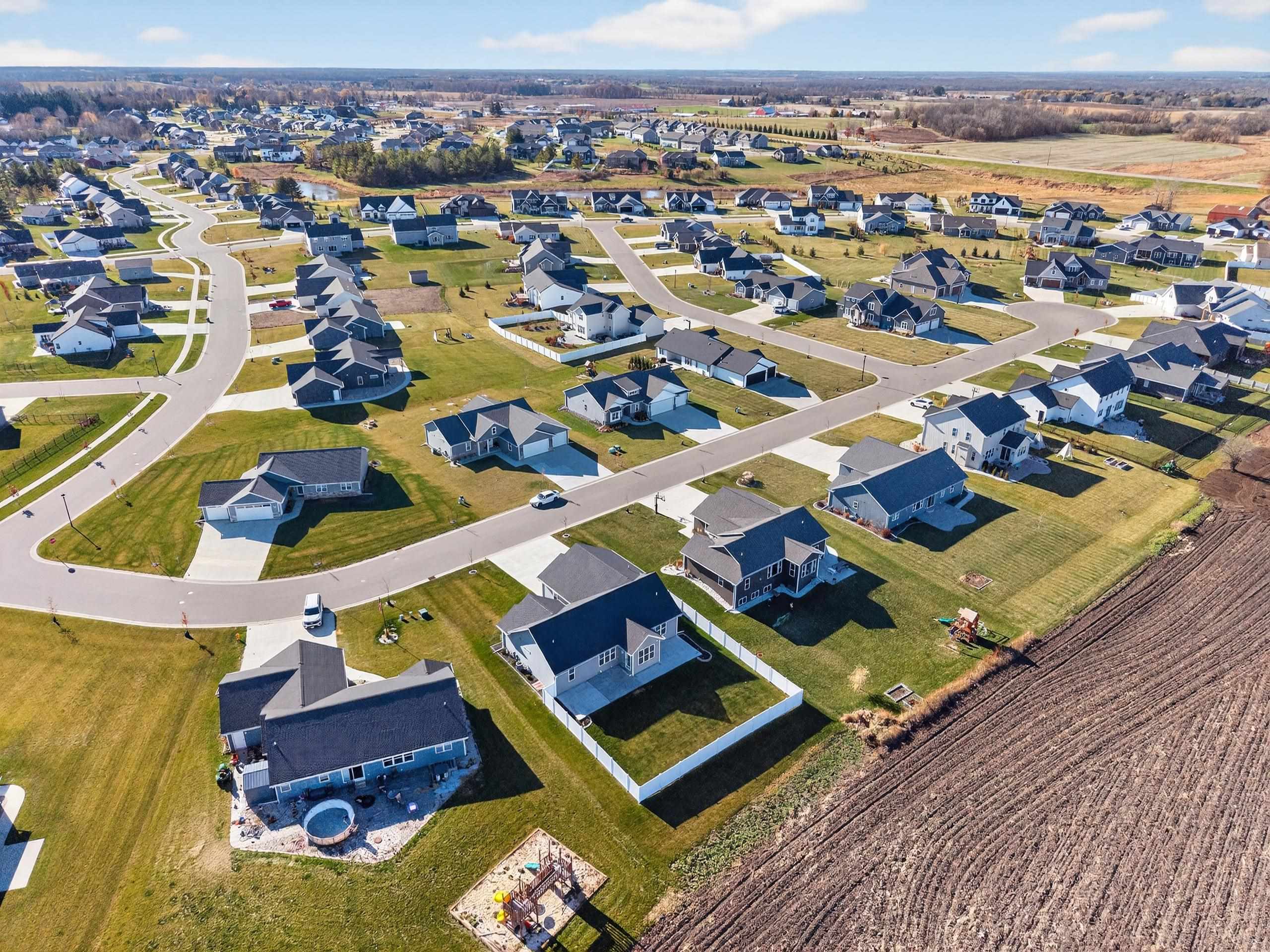 Greenville, Wisconsin, 54942, United States, 4 Bedrooms Bedrooms, ,4 BathroomsBathrooms,Residential,For Sale,1995419