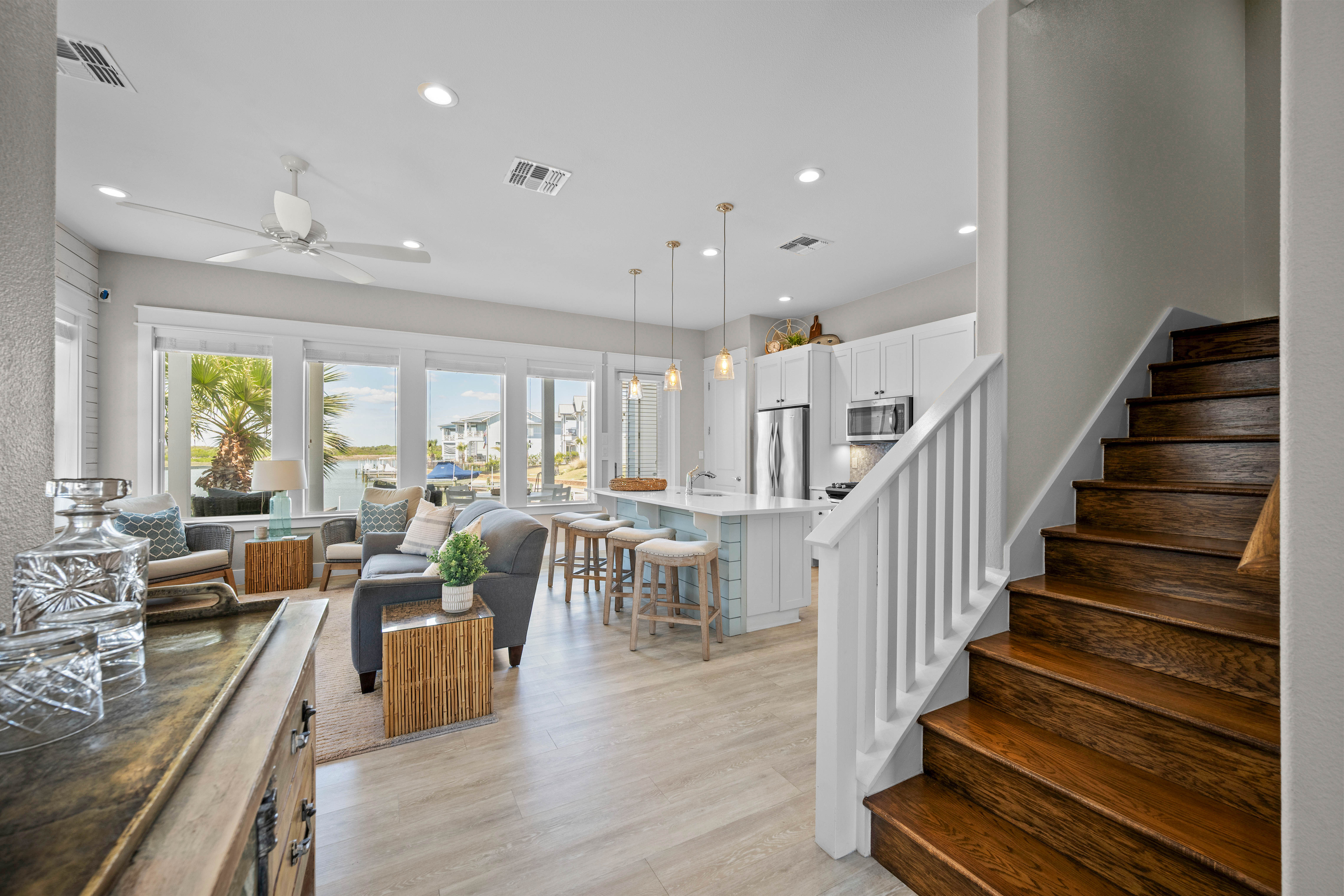  Relaxing 4BR Waterfront Condo - 物件實景