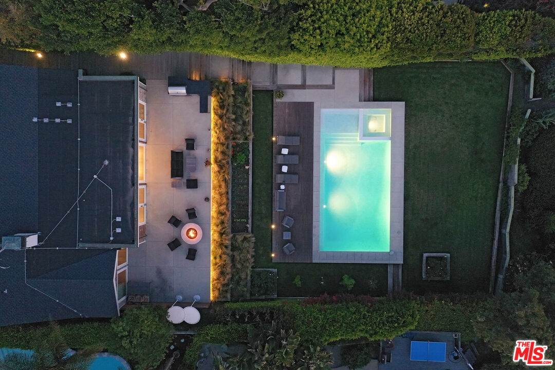 Malibu, California, 90265, United States, 4 Bedrooms Bedrooms, ,4 BathroomsBathrooms,Residential,For Sale,1970476