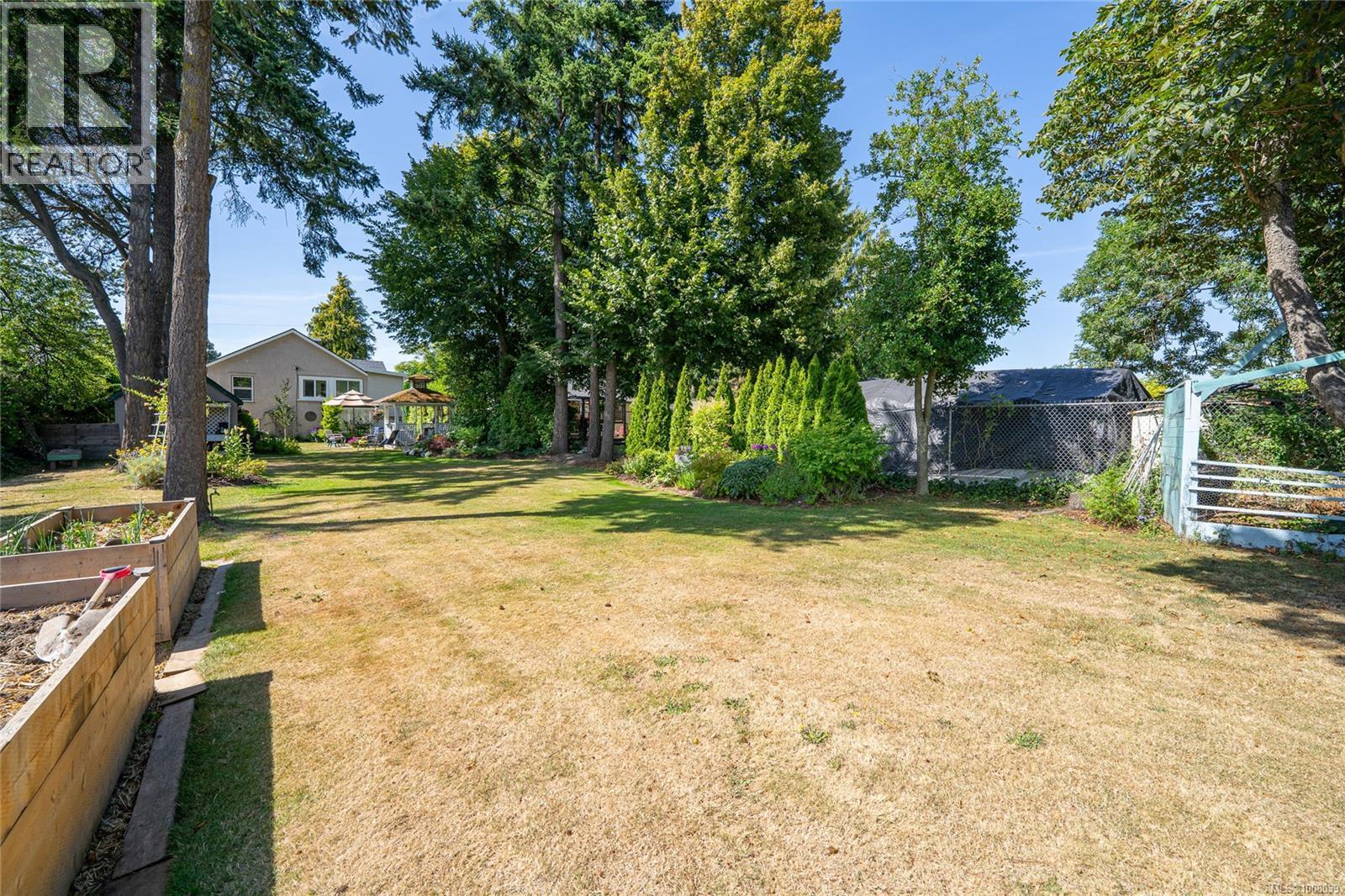 SAANICH, British Columbia, V8Z 3T7, CA, 2 Bedrooms Bedrooms, ,2 BathroomsBathrooms,Residential,For Sale,1948861