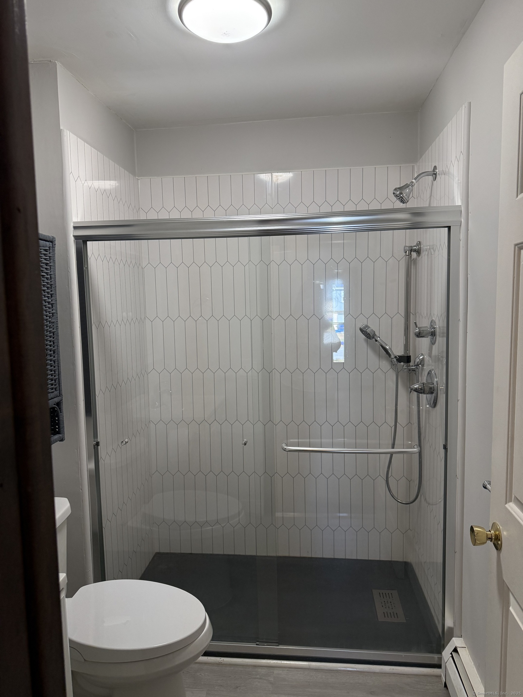 Waterford, Connecticut, 06385, United States, 3 Bedrooms Bedrooms, ,3 BathroomsBathrooms,Residential,For Sale,1970743