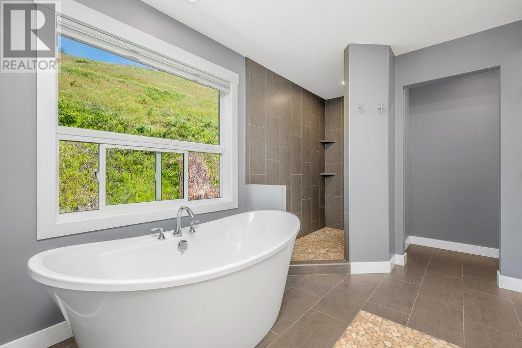 VERNON, British Columbia, V1B 0A3, CA, 4 Bedrooms Bedrooms, ,2 BathroomsBathrooms,Residential,For Sale,1907327