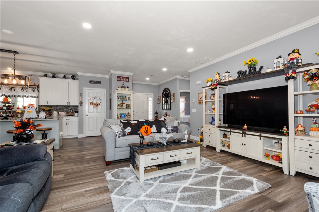 Burrillville, Rhode Island, 02858, United States, 3 Bedrooms Bedrooms, ,2 BathroomsBathrooms,Residential,For Sale,1991043