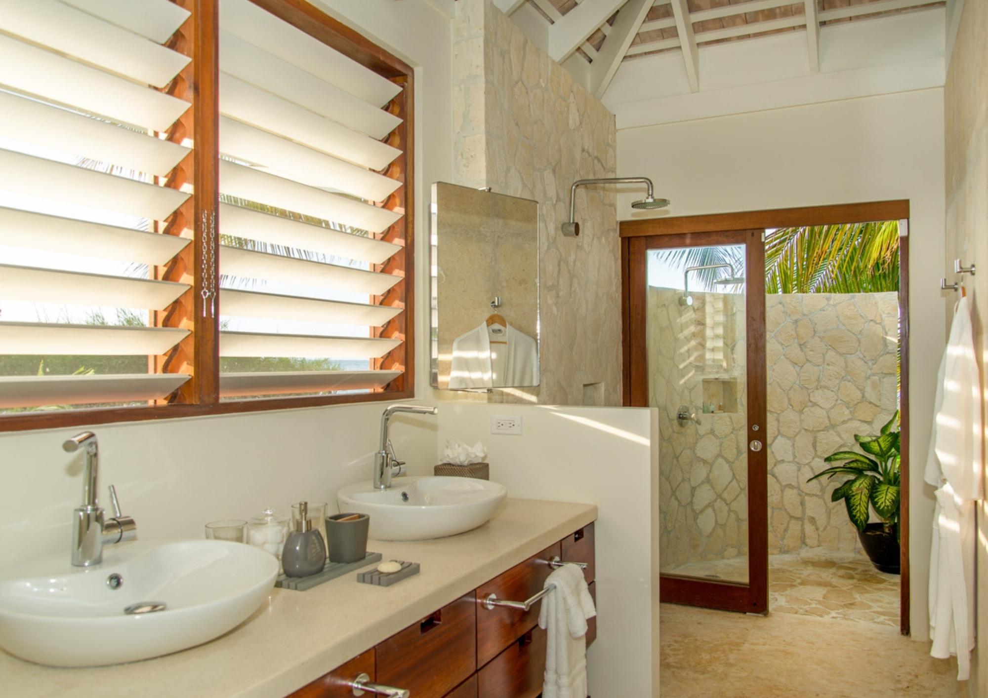 Hanover, JM, 5 Bedrooms Bedrooms, ,5 BathroomsBathrooms,Residential,For Sale,1566792