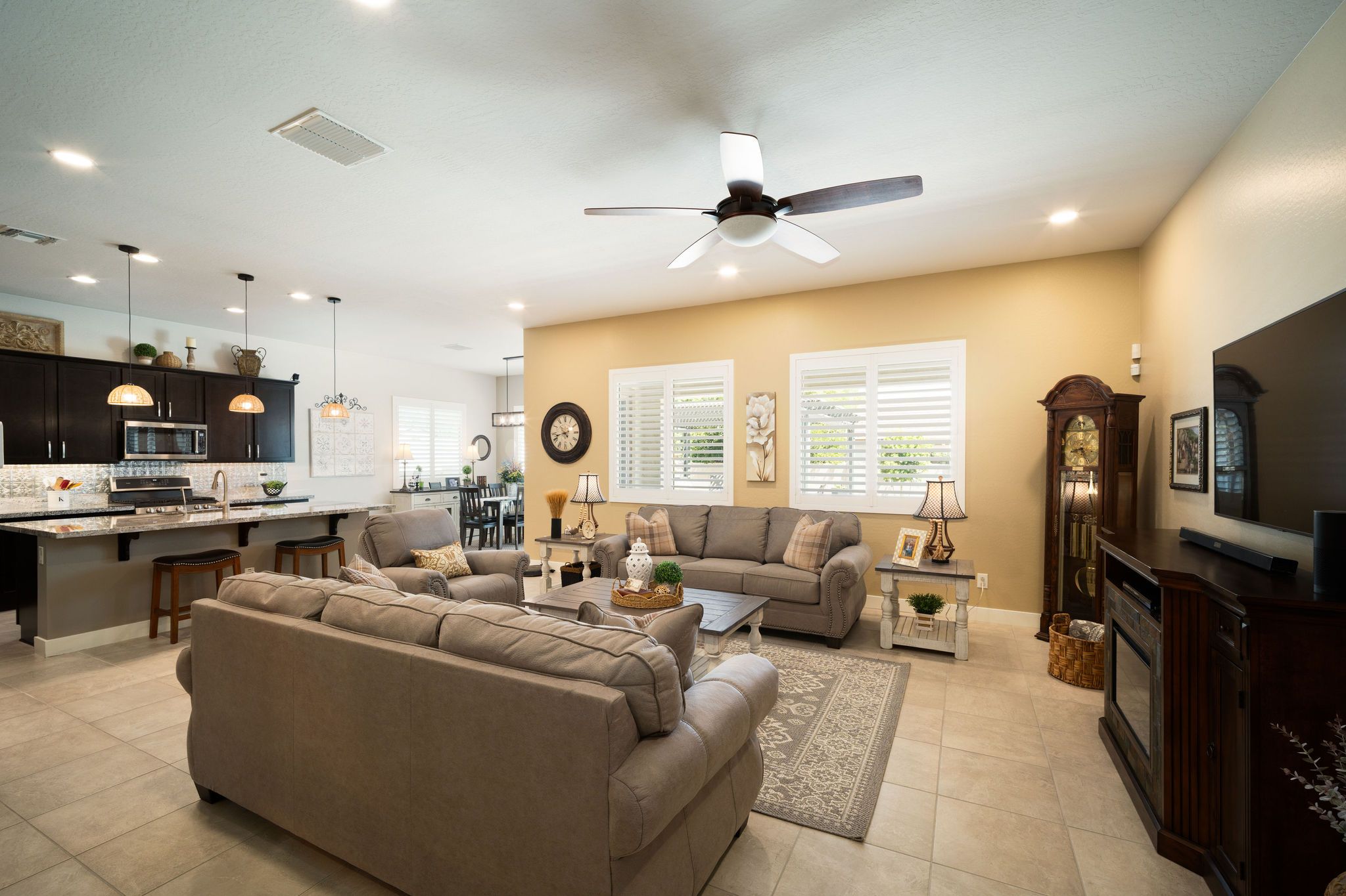  8562 W Myrtle Avenue¦Glendale, AZ - 物件實景