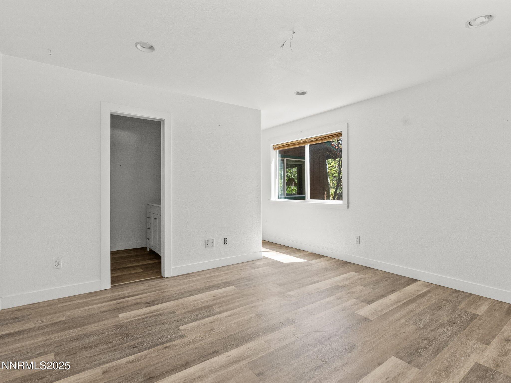 South Lake Tahoe, California, 96150, United States, 3 Bedrooms Bedrooms, ,2 BathroomsBathrooms,Residential,For Sale,1735880
