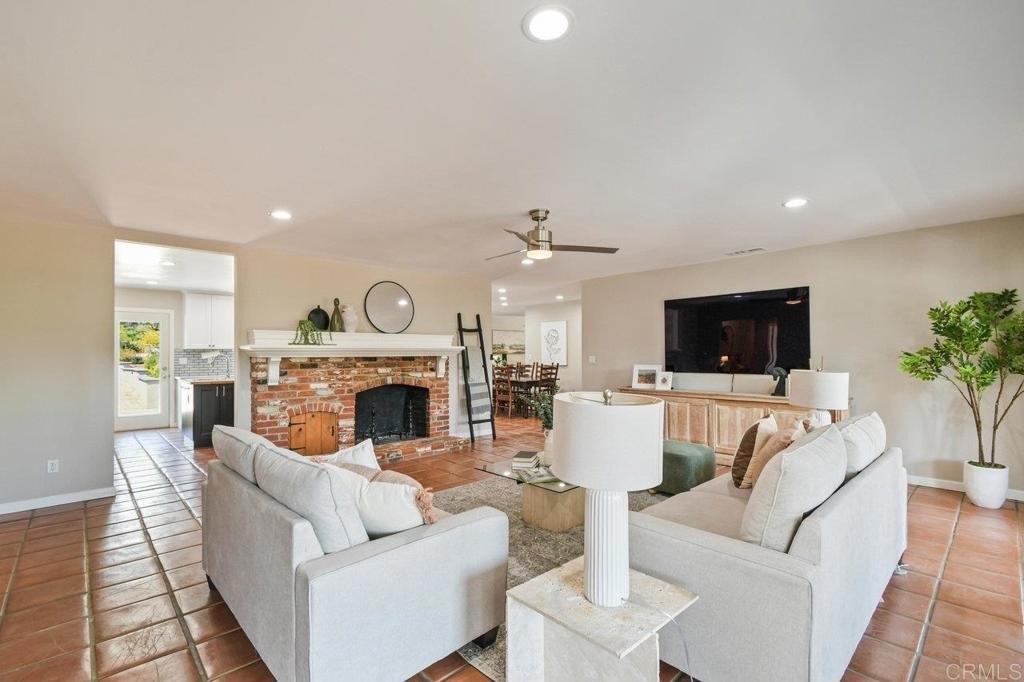 El Cajon, California, 92020, United States, 4 Bedrooms Bedrooms, ,2 BathroomsBathrooms,Residential,For Sale,2003426