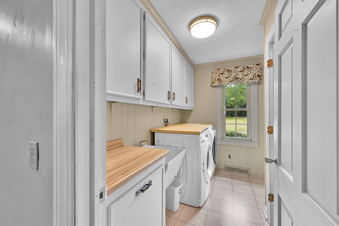 Belton, South Carolina, 29627, United States, 4 Bedrooms Bedrooms, ,4 BathroomsBathrooms,Residential,For Sale,1903609