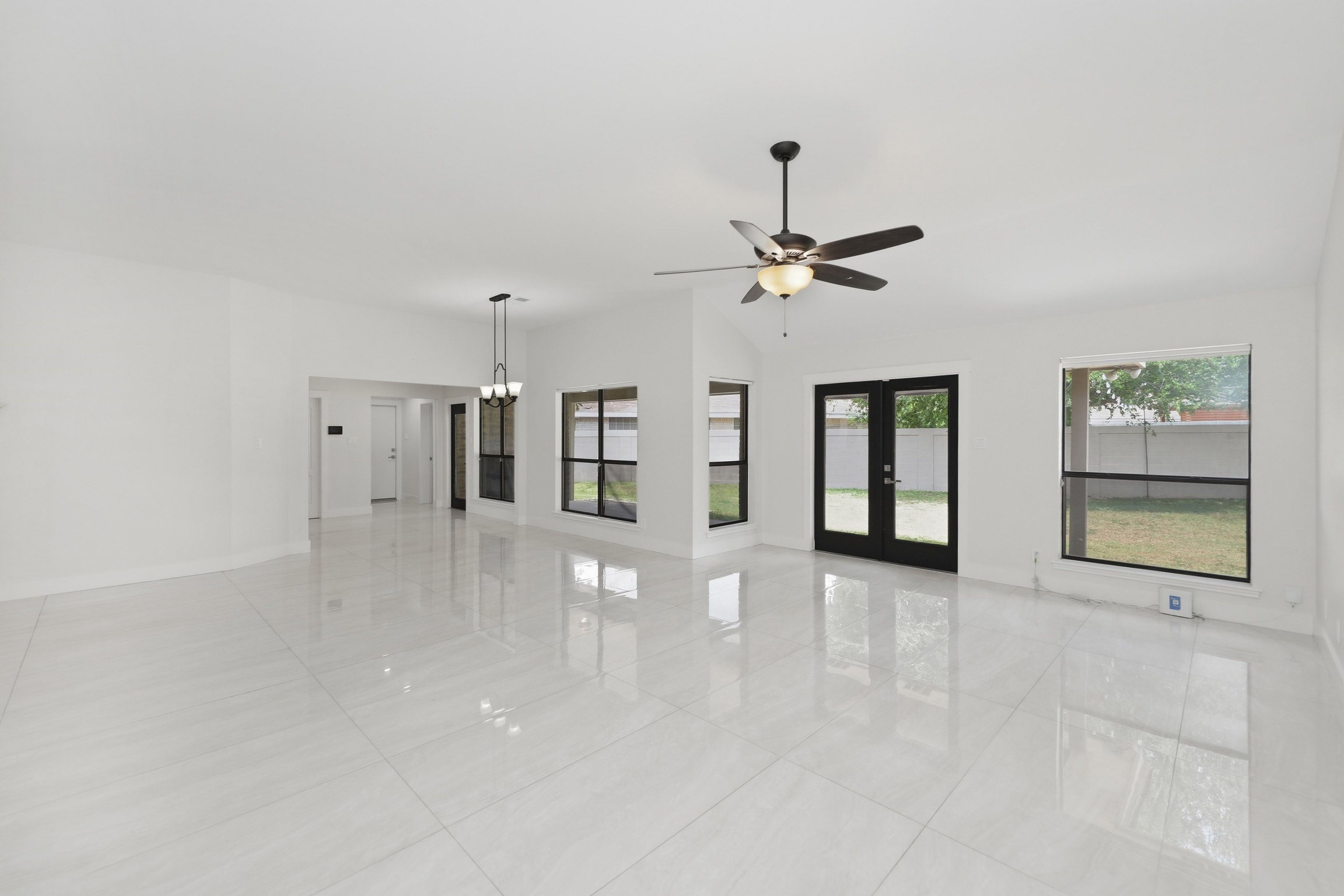  Luxury Living with Timeless Appeal - 物件實景