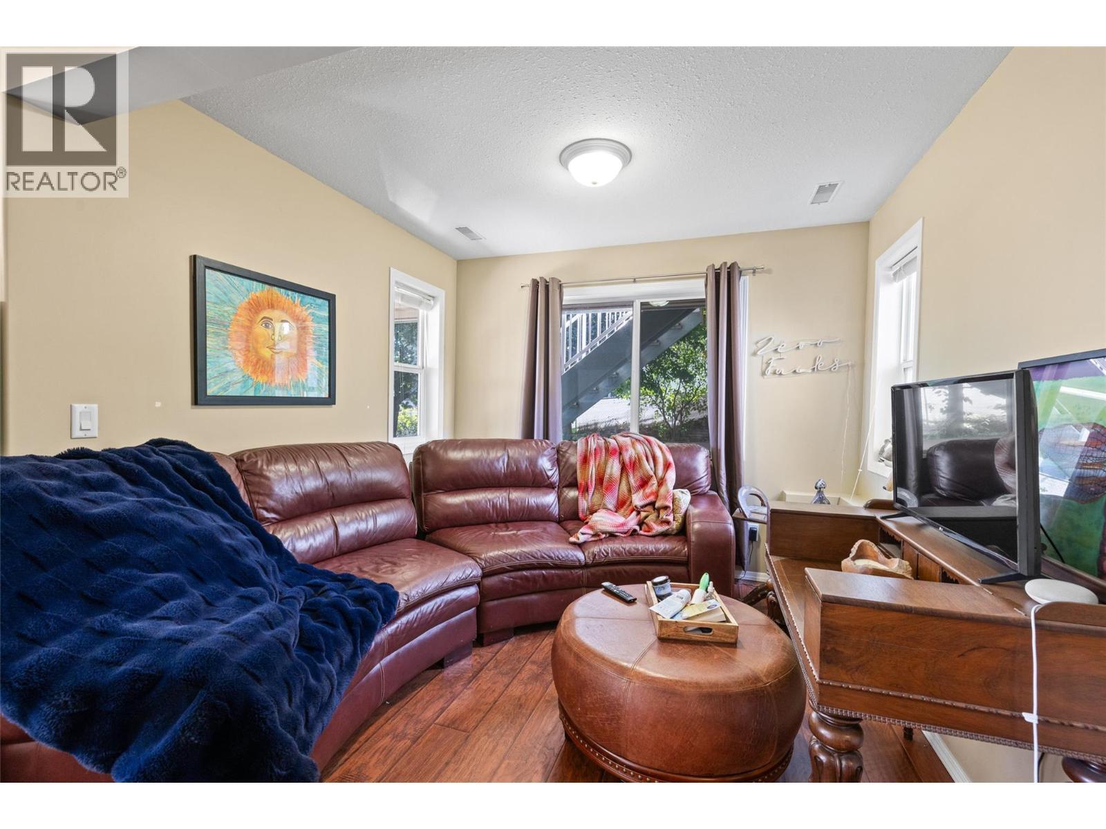 LAKE COUNTRY, British Columbia, V4V 1J1, CA, 5 Bedrooms Bedrooms, ,3 BathroomsBathrooms,Residential,For Sale,1950737