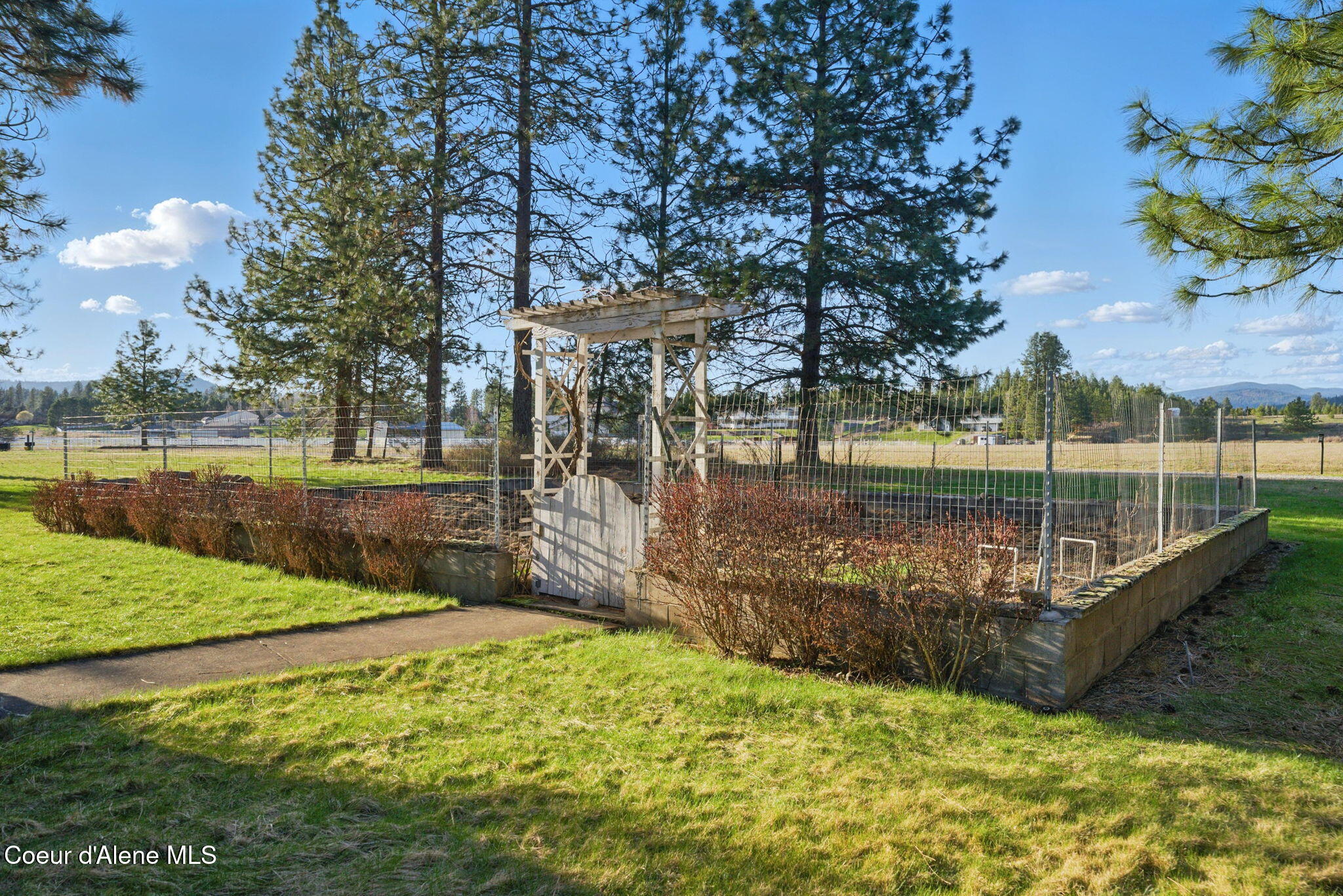 Newman Lake, Washington, 99025, United States, 6 Bedrooms Bedrooms, ,5 BathroomsBathrooms,Residential,For Sale,1798290