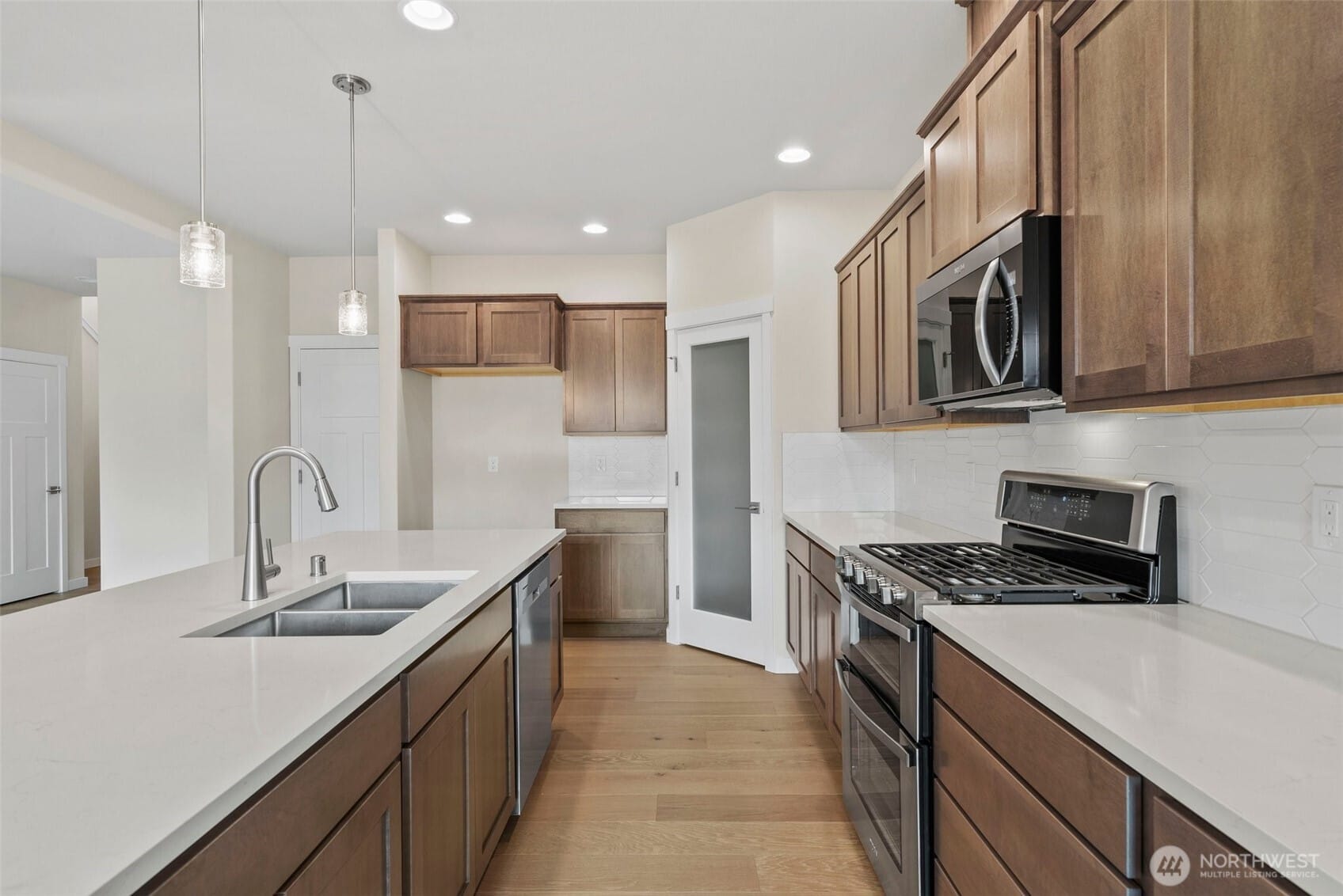Tumwater, Washington, 98512, United States, 4 Bedrooms Bedrooms, ,3 BathroomsBathrooms,Residential,For Sale,1941902
