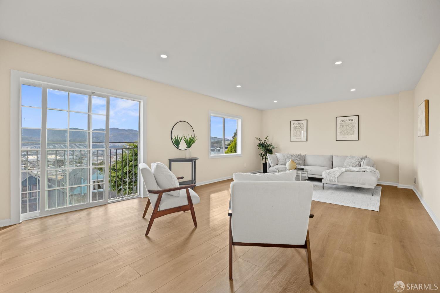 San Francisco, California, 94134, United States, 4 Bedrooms Bedrooms, ,3 BathroomsBathrooms,Residential,For Sale,1950995