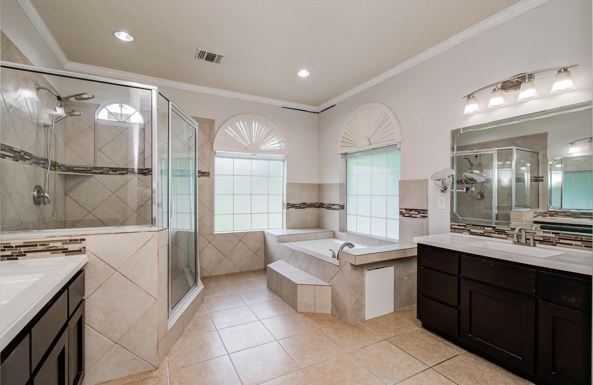 Houston, Texas, 77031, United States, 7 Bedrooms Bedrooms, ,6 BathroomsBathrooms,Residential,For Sale,1983766