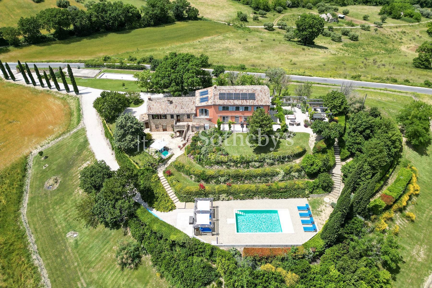  Elegant Restored Farmhouse with Panoramic Views - 物件實景